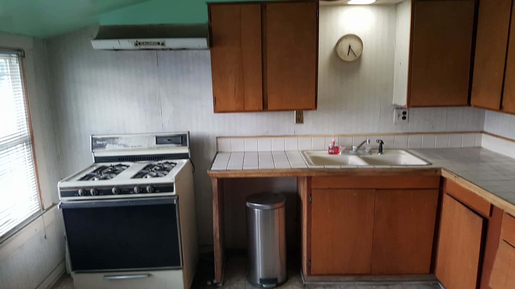 dilapidated-run-down-kitchen-cabinets