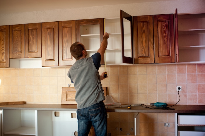 removing-kitchen-cabinet-doors-replacing-with-glass-kitchen-cabinets