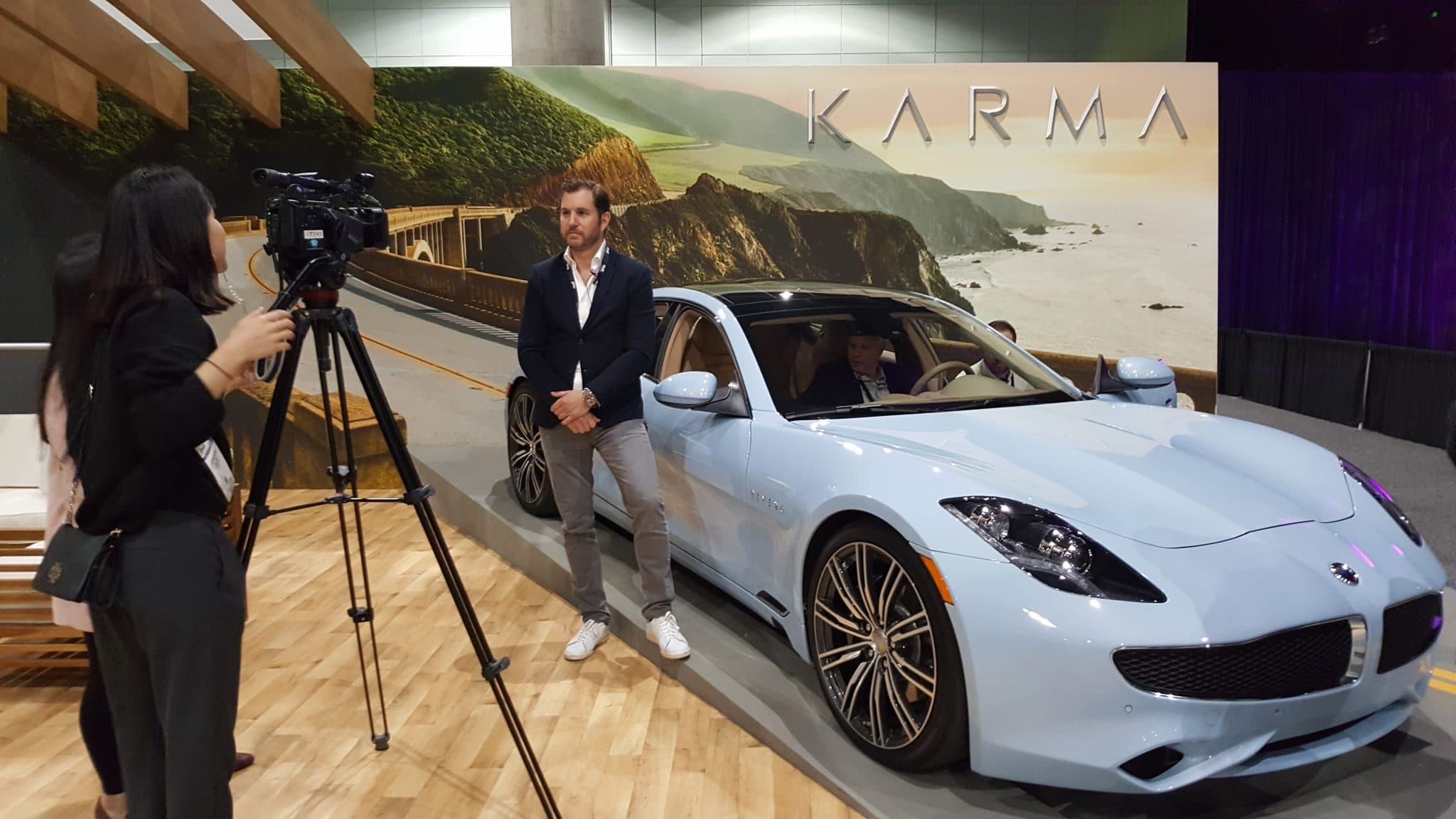 karma-automotive-display-marketing-hybrid-car-dwell-on-design-2018-los-angeles