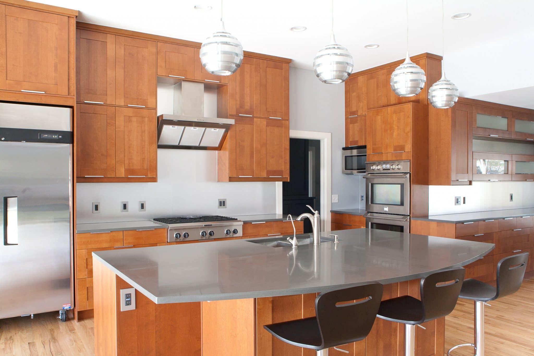 natural-wood-stained-kitchen-cabinets-shaker