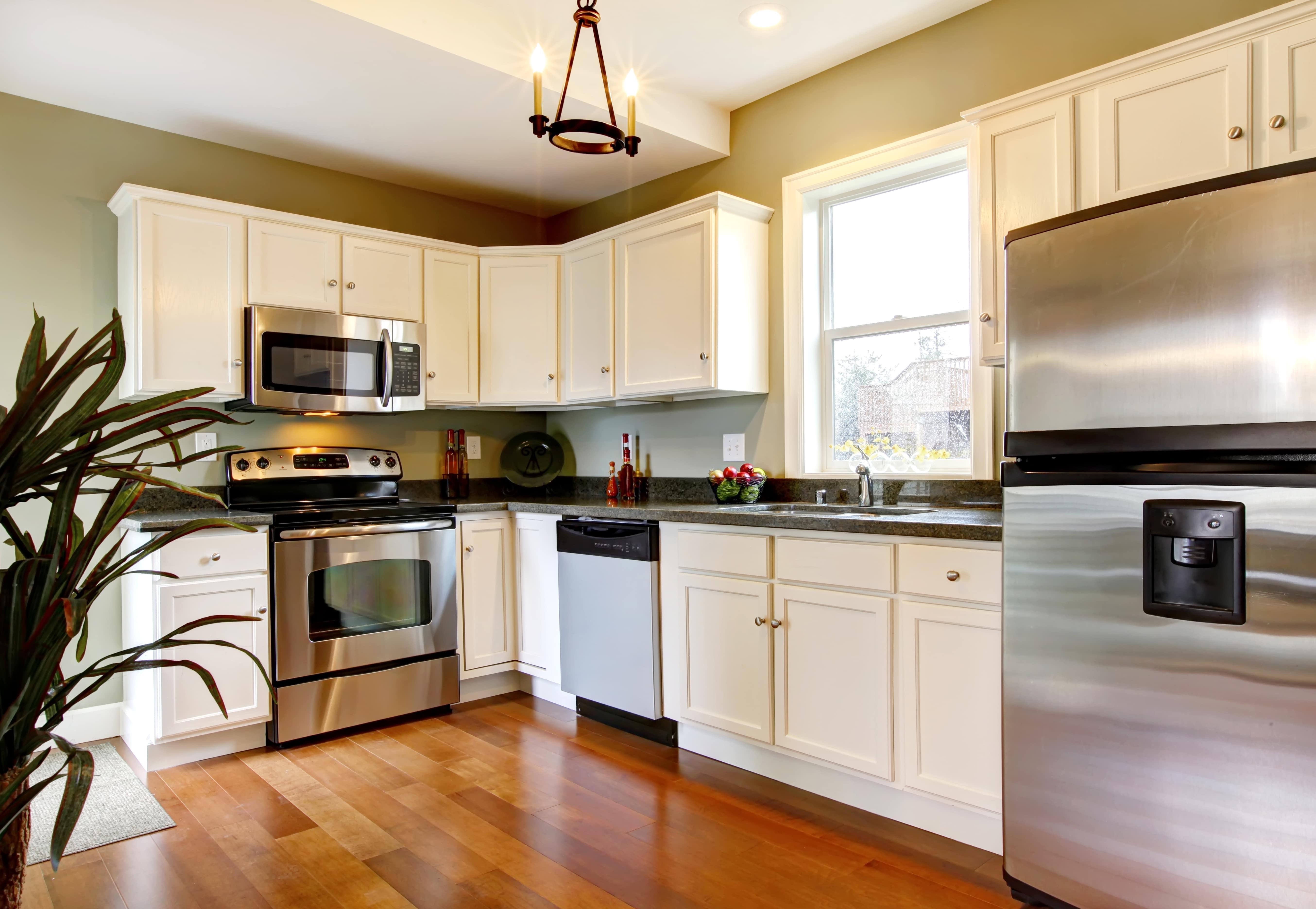 Traditional White Kitchens For Small Space