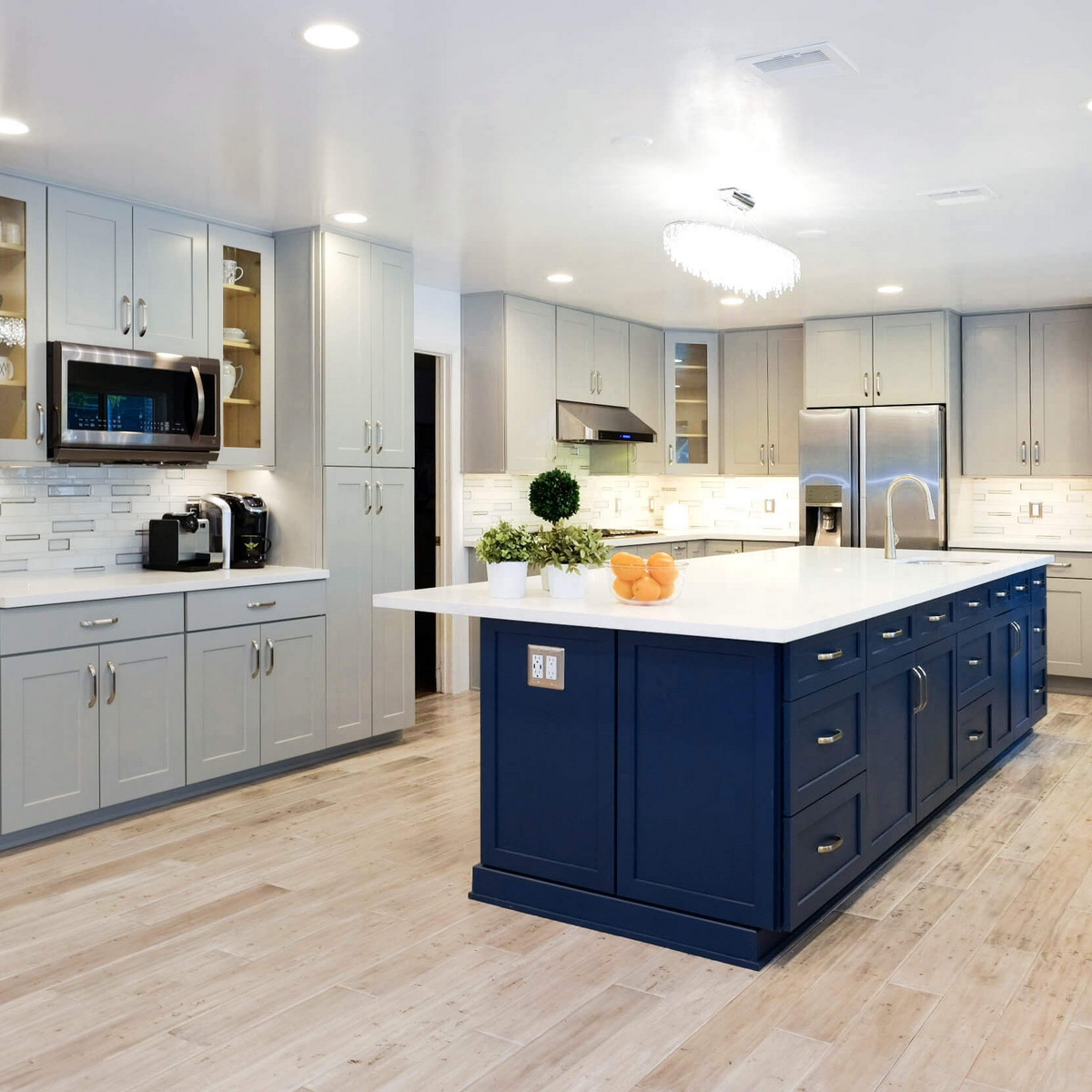 Cream color matt shaker kitchen cupboard in country style