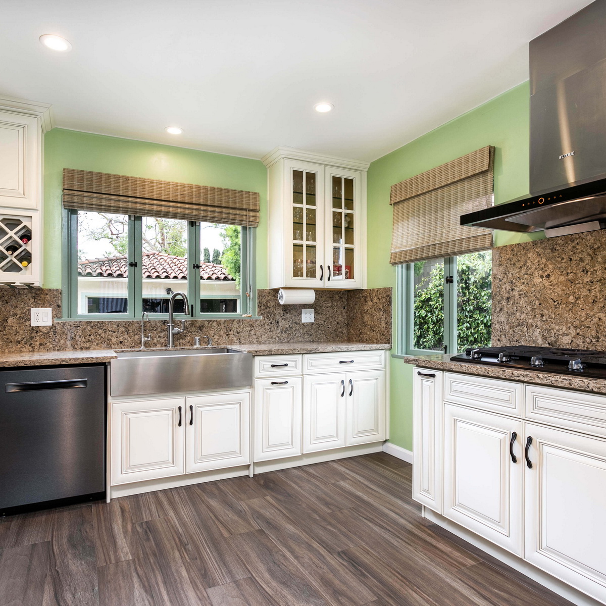 White Shaker Cabinet Kitchen Ideas - Kutolom