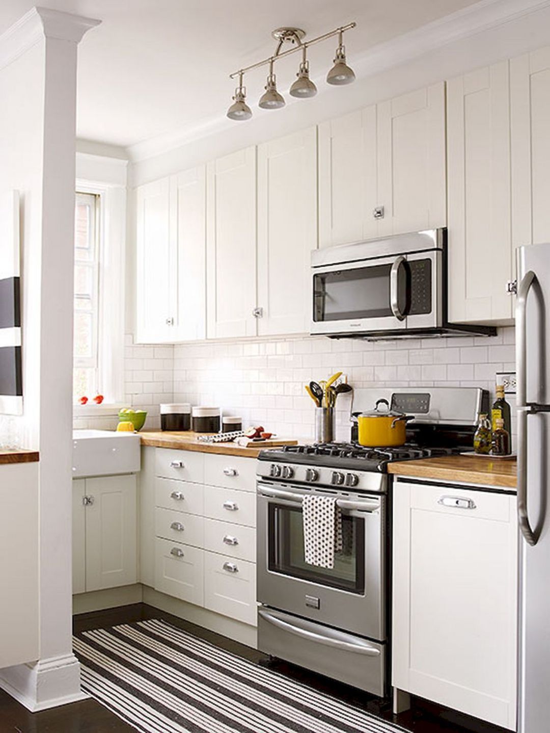 Best Small White Kitchen Design Ideas for 18