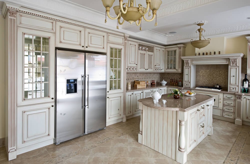 Best White Kitchen Ideas For 2020, Is Antique White A Good Color For Kitchen Cabinets