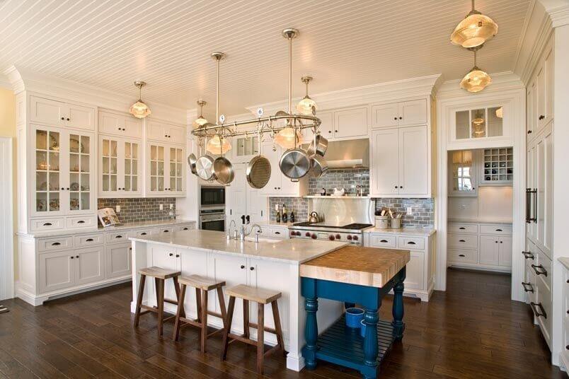 farmhouse style kitchen