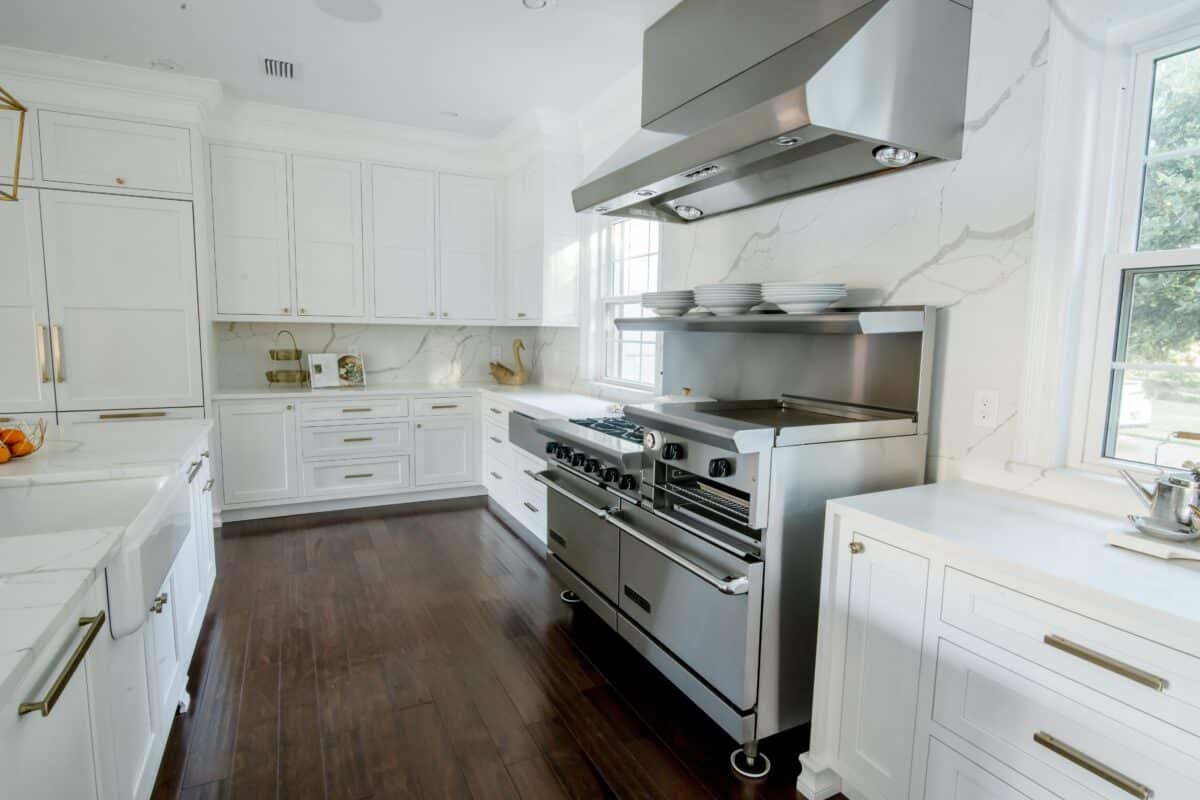 transitional kitchen