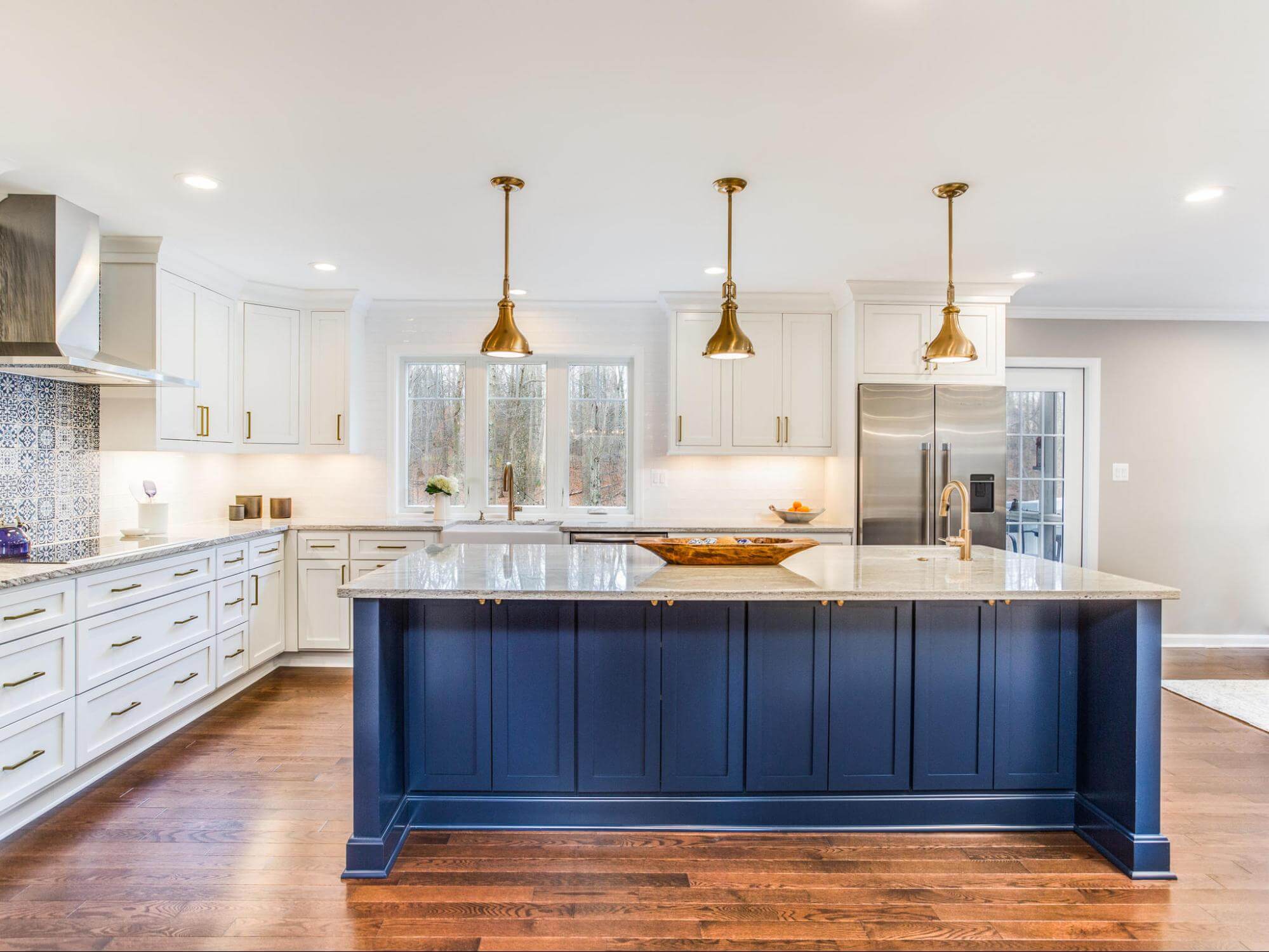 transitional kitchen