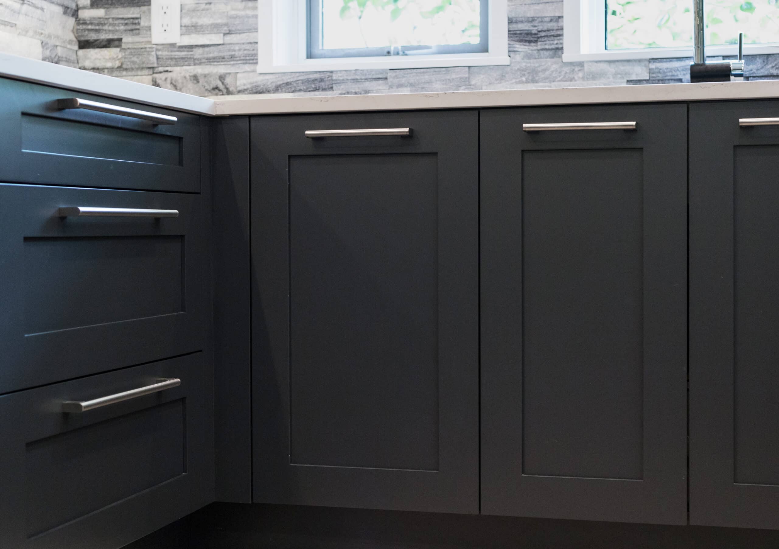 Blind corner cabinet