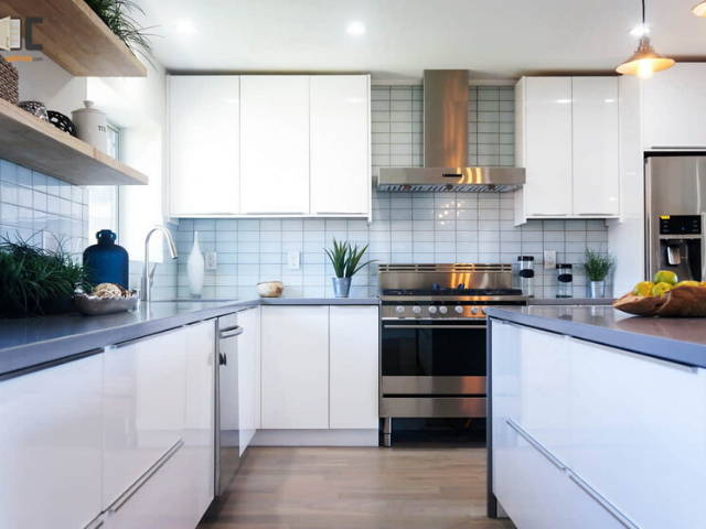 Modern High Gloss White Kitchen