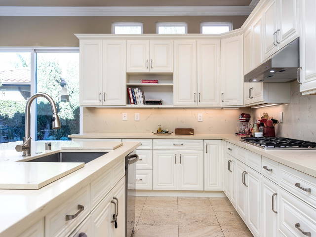 Traditional Malibu Dove White Sample Kitchen